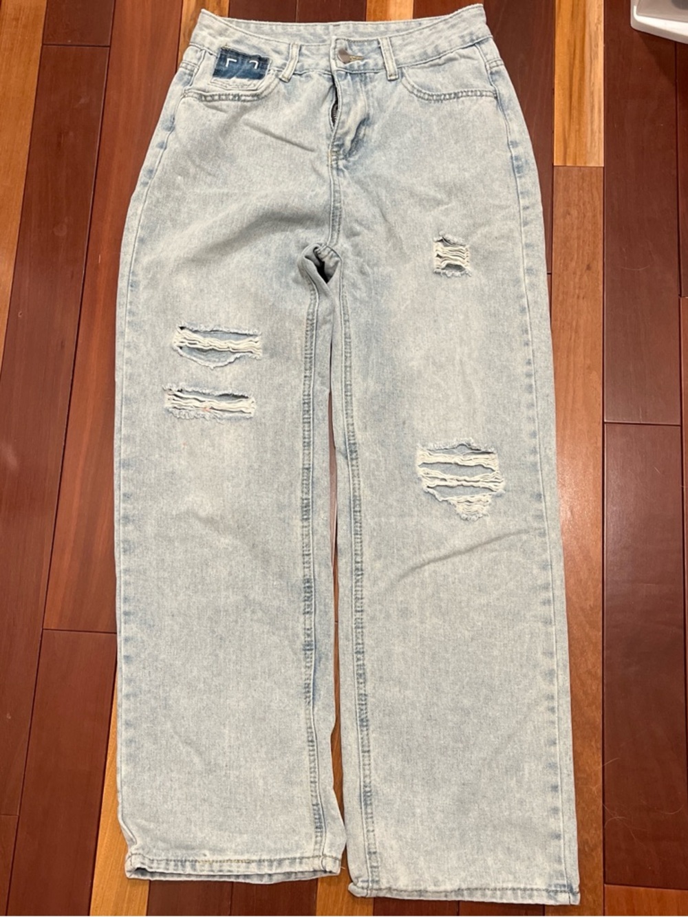 Light Wash Ripped Jeans - Casual Straight Leg